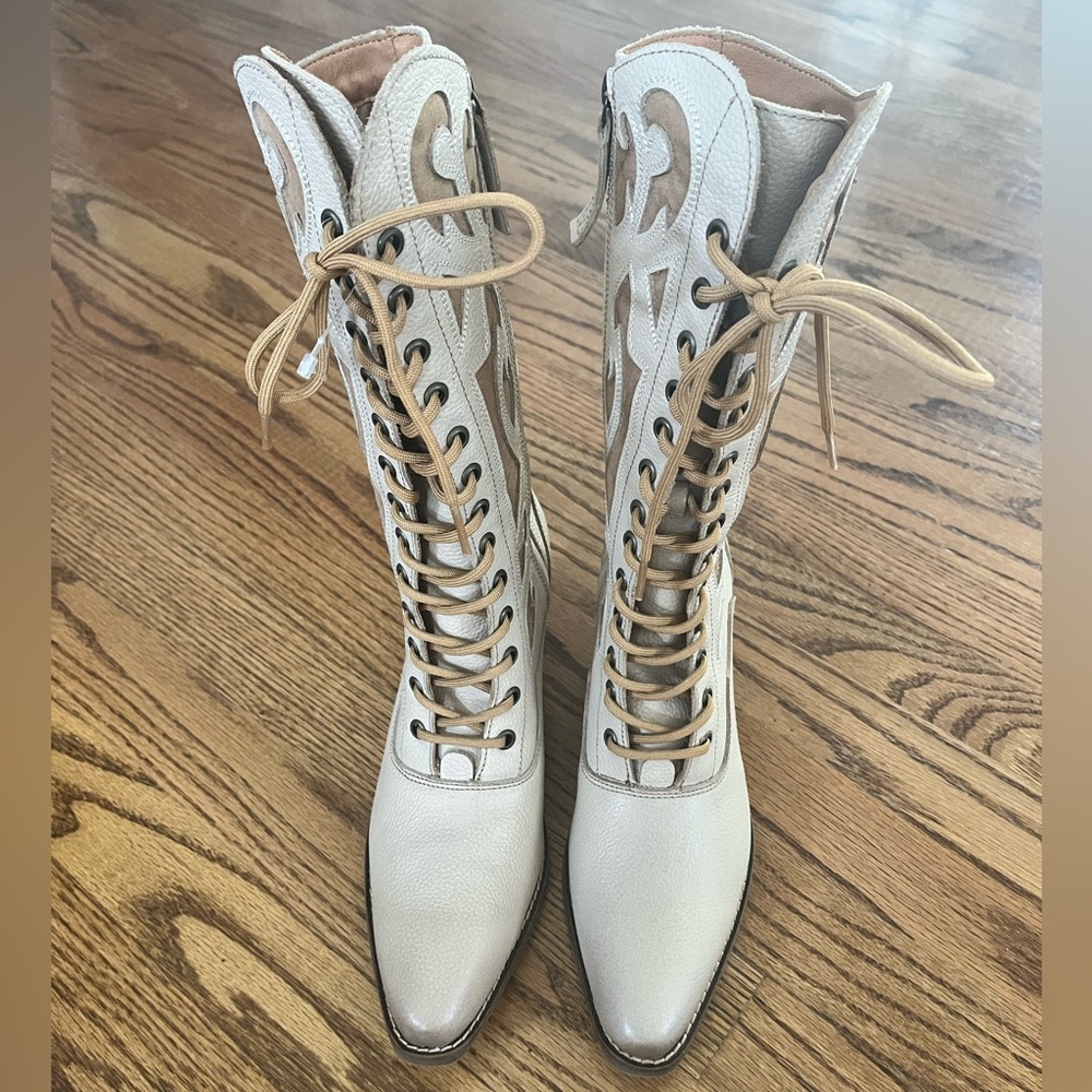 Dingo Lace-up Leather Boot Size 8.5